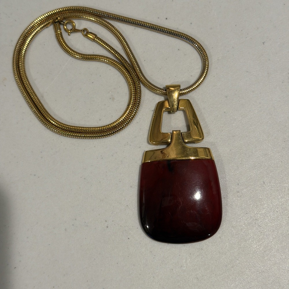 Vintage Crown Trifari Modernist Carnelian Lucite Pendant Necklace